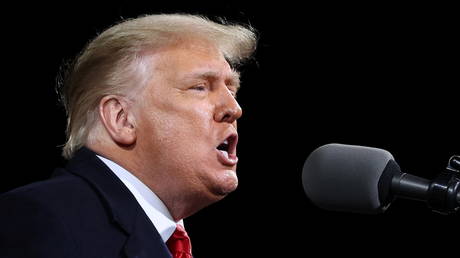 Donald Trump speaks at a campaign rally in Valdosta, Georgia, December 5, 2020 © Reuters / Jonathan Ernst