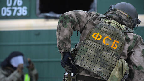 An employee of the operational headquarters of the FSB in the Sverdlovsk region during anti-terrorist exercises © Sputnik / Pavel Lisitsin