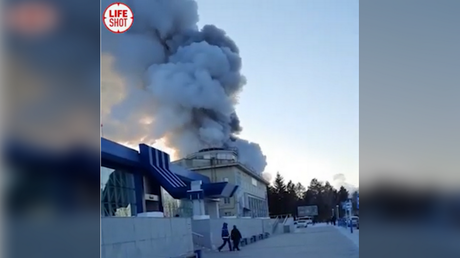 Fire breaks out at international terminal of Ignatyevo Airport on Russia&rsquo;s border with China (VIDEO)