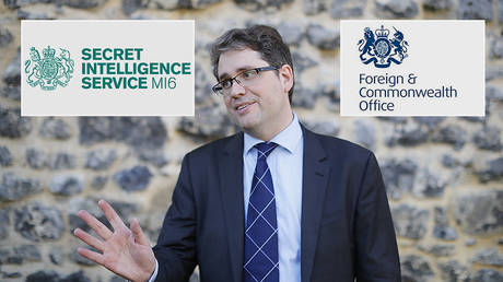 © AFP / Tolga AKMEN; MI6 and UK's Foreign & Commonwealth Office logos