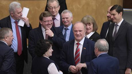 FILE PHOTO Head of the faction of the political party "Communist Party of the Russian Federation" Gennady Zyuganov (center) at the plenary session of the State Duma of the Russian Federation. © Sputnik / Vladimir Fedorenko