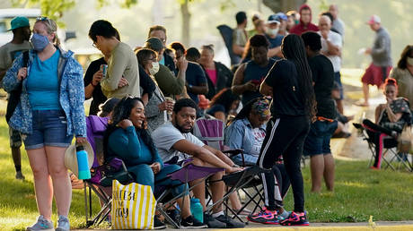 US jobless claims surge as Congress dickers over too little, too late stimulus package