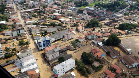 Handout picture released by Santa Catarina Fire Department showing a general view of the city Presidente Getulio, Santa Catarina state, Brazil, on December 17, 2020 © AFP PHOTO / SANTA CATARINA FIRE DEPARTMENT