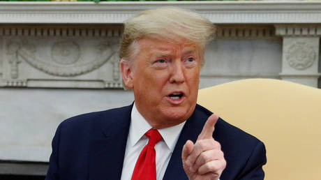 FILE PHOTO: Donald Trump speaks at the Oval Office of the White House in Washington, DC, February 12, 2020 © Reuters / Tom Brenner