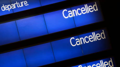 EU countries should drop &lsquo;blanket travel ban&rsquo; on UK and allow essential traffic &ndash; European Commission