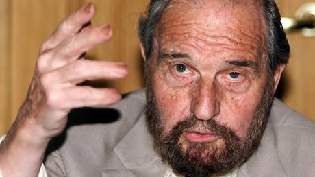 George Blake, famous Soviet double agent who fled to Russia after London prison break, dies at 98