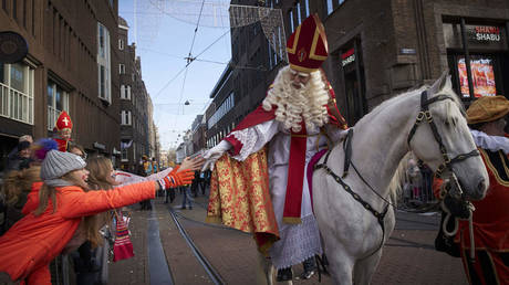 FILE POTO. St. Nicholas roams the streets of Amsterdam, The Netherlands, in November, 2018. ©Nacho Calonge / Global Look Press via ZUMA Press
