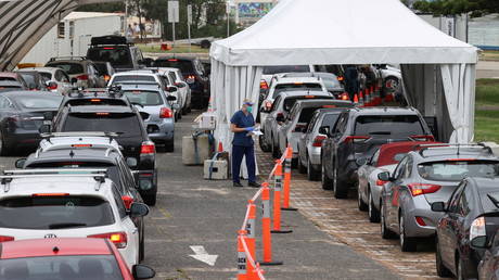 Sydney on ‘high alert’ following new coronavirus cases, despite downward trend in infections