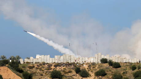 Gaza militant groups fire rockets into sea as ‘message’ to Israel during first joint exercise (VIDEO)