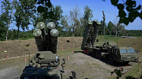 FILE PHOTO: Russian S-400 missile air defence systems are seen during a training exercise at a military base in Kaliningrad region, Russia August 11, 2020.