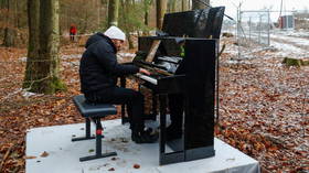 Vaccine ID card ‘not ticket to football or restaurant’ Tory MP assures, as Britons reluctant to take jab fear coercion