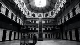 California judge orders release of prisoners from jails to prevent Covid-19 spread
