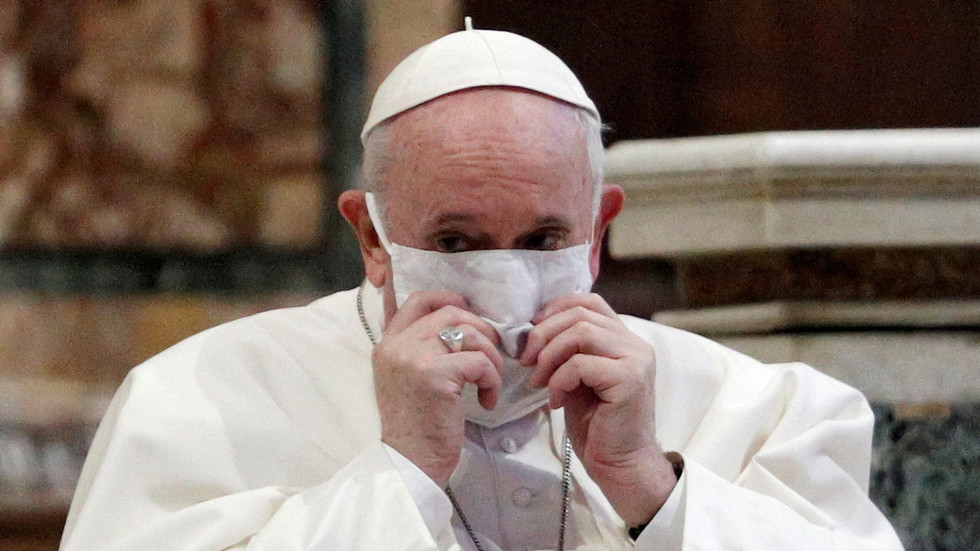 Papst für Lockdown und verurteilt alle die an den Feiertagen gereist sind