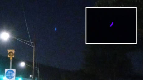 Large blue UFO startles Hawaii residents while appearing to plunge into ocean (VIDEO)