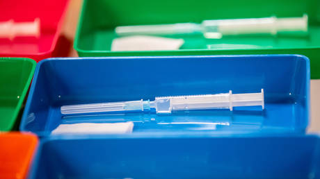 Spectator starts transatlantic media feud after crowning NYT ‘unreliable source’ over ‘clickbait’ on UK vaccine mixing