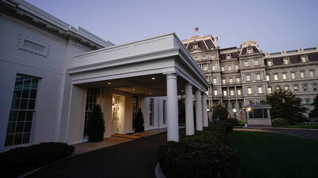 FILE PHOTO. The White House West Wing entrance. ©REUTERS / Ken Cedeno