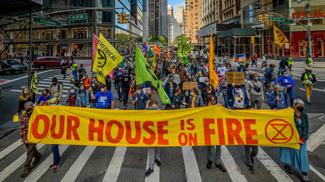 Climate activists march in New York, September 2020. © Getty Images / LightRocket / Erik McGregor