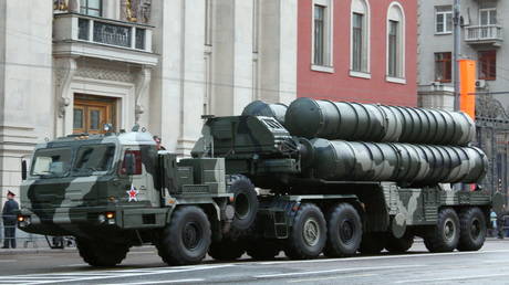 FILE PHOTO: Russian S-400 anti-aircraft missile launcher.
