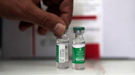 COVISHIELD, a COVID-19 vaccine manufactured by Serum Institute of India, is displayed to the media, in Kathmandu, Nepal (FILE PHOTO) © REUTERS/Navesh Chitrakar