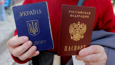 Ukraine may legalize dual citizenship &ndash; but those with Russian passports should be banned from voting, draft law says