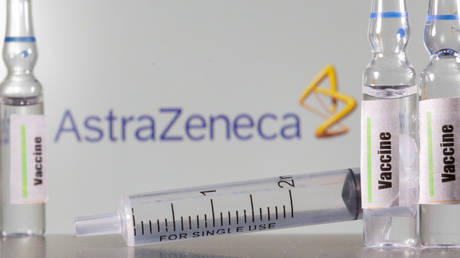 A test tube labelled "vaccine" and AstraZeneca logo, September 9, 2020. © REUTERS / Dado Ruvic