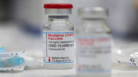 WHO ostrzega kobiety w ciąży, aby NIE przyjmowały szczepionki Moderna Covid-19