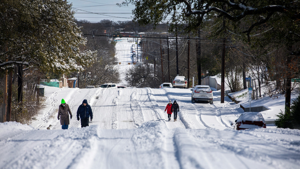 Texas deploys National Guard as massive blizzard leaves 4.3mn without