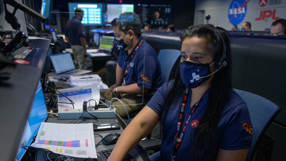 Let na Mars „pochopí jen černí Američané,“ tweetuje NASA na oslavu přejmenování budovy ústředí – RT USA News