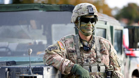 A US soldier during a military exercise near Hohenfels, Germany, October 2017. © Michaela Rehle / Reuters