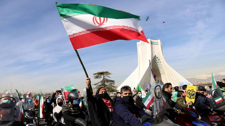 Iranians celebrate the 42nd anniversary of the Islamic Revolution in Tehran, Iran February 10, 2021 © Majid Asgaripour/WANA (West Asia News Agency) via REUTERS