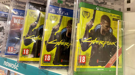 FILE PHOTO: Boxes with CD Projekt's game Cyberpunk 2077 are displayed in Warsaw, Poland, Dec. 14, 2020 © Reuters / Kacper Pempel