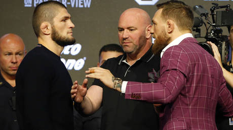 UFC president Dana White (center) believes Khabib Nurmagomedov (left) would fight Conor McGregor © Noah K Murray / USA Today Sports