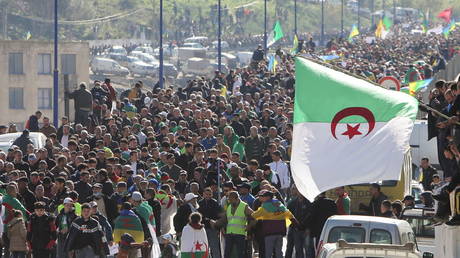 Demonstrators gather in the town of Kherrata, Algeria on February 16, 2021. © REUTERS/Ramzi Boudina