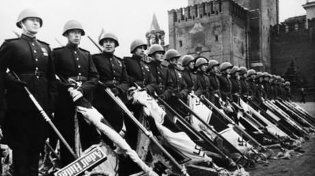 After images of Hitler found on T-shirts & souvenir stamps, Russian MPs move to ban display of Nazi war criminal paraphernalia