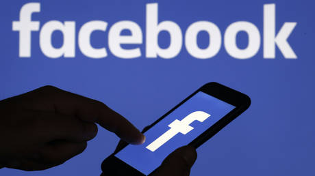 Australia and Facebook hold talks as PM Scott Morrison vows not to bend to &lsquo;threat&rsquo;