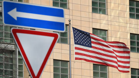 The United States' national flag is seen on the building of the US Embassy in Novinsky Boulevard in central Moscow, Russia. © Sputnik