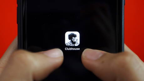 The social audio app Clubhouse is seen on a mobile phone in this illustration picture taken February 8, 2021. © Reuters / Florence Lo/Illustration