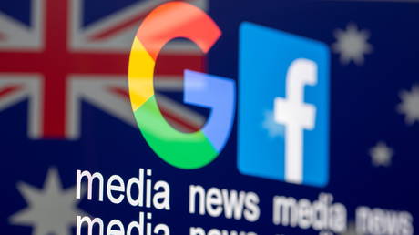 Google and Facebook logos, words "media, news, media" and Australian flag are displayed in this illustration taken, February 18, 2021.  © REUTERS/Dado Ruvic/Illustration