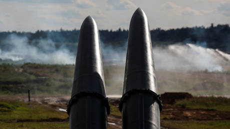 9М723 missiles, part of Iskander-M missile complex, are seen during a demonstration at the International military-technical forum ARMY-2019 © REUTERS/Maxim Shemetov