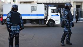 Pro-Navalny protesters detained outside Moscow court ahead of decision on whether activist violated terms of probation