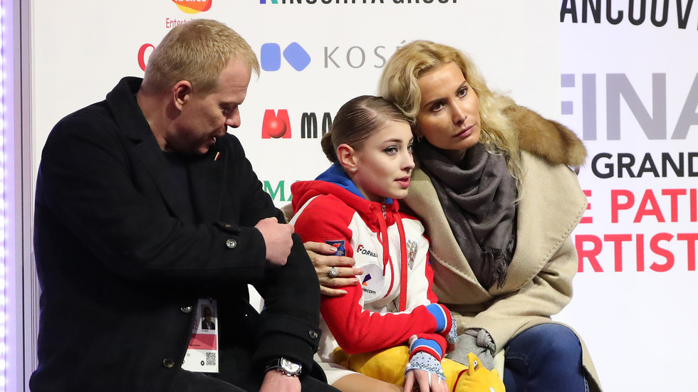 From leader to outsider: Figure skating champ Alena Kostornaia wants return to Eteri Tutberidze after disastrous season – reports
