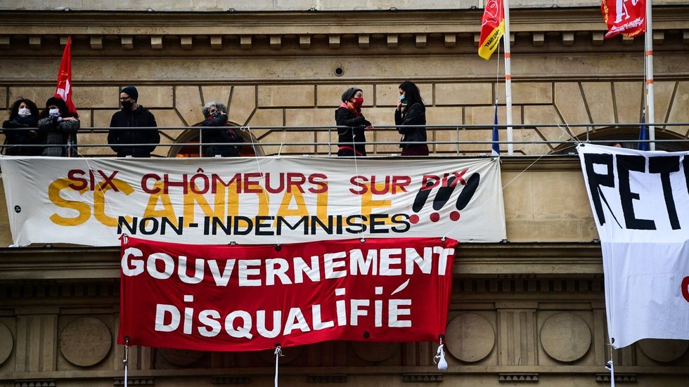 Demonstranten besetzen Pariser Theater und fordern die Wiedereröffnung von Kultureinrichtungen
