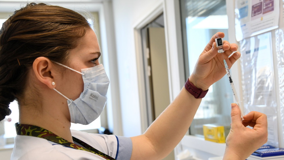 Frankreich droht dem Gesundheitspersonal mit Impfpflicht, da diese sich gegen die Injektion wehren