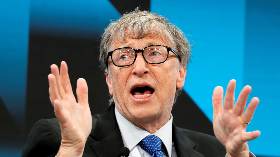 Bill Gates fordert seine Fans auf „künstliches Fleisch zu essen“ um den Planeten zu retten, und weist „verrückte Verschwörungen“ über Impfstoffe & 5G zurück