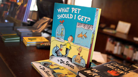 Dr. Seuss' never-before-published book, "What Pet Should I Get?" is seen on display on the day it is released for sale at the Books and Books store on July 28, 2015 in Coral Gables, United States © AFP / JOE RAEDLE