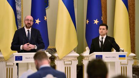 Ukrainian President Volodymyr Zelensky, left, and President of the EU Council Charles Michel attend a joint press conference in Kiev, Ukraine. © Sputnik