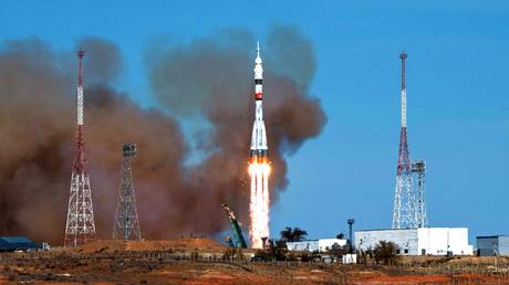 The 'Soyuz-2.1a' carrier rocket with the 'Soyuz MS-17' transport manned spacecraft during launch from launch pad №31 of the Baikonur cosmodrome.