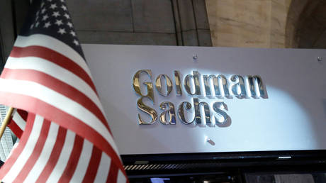 FILE PHOTO: A view of the Goldman Sachs stall on the floor of the New York Stock Exchange July 16, 2013. © Reuters / Brendan McDermid