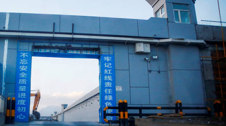 A gate of what is officially known as a vocational skills education centre is photographed in Dabancheng, in Xinjiang Uighur Autonomous Region, China (FILE PHOTO) © REUTERS/Thomas Peter/File Photo