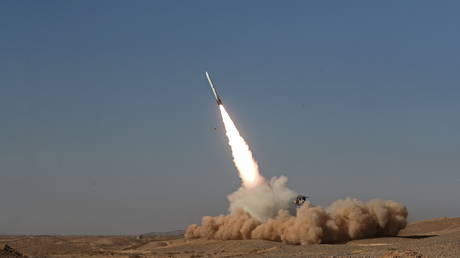 A missile is launched during a military drill, with the participation of Iran’s Air Defense units, Iran (FILE PHOTO) © WANA (West Asia News Agency) via REUTERS